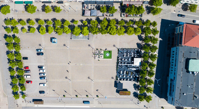 Flygbild över Stora torget i Motala. Foto.