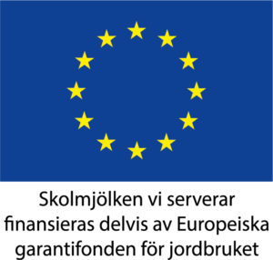 EU-logotyp med texten skolmjölken vi serverar finansieras delvis av Europeiska garantifonden för jordbruket.