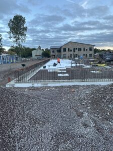 Byggarbete med grunden till nya Vätternskolan.